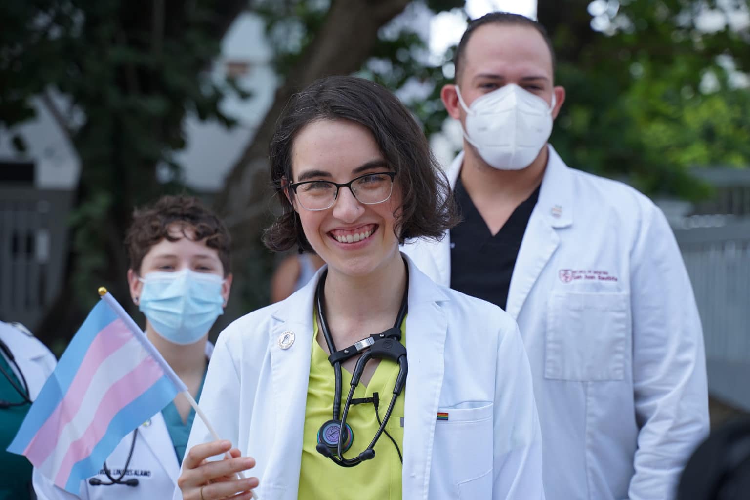 Abogan En Pro De La Salud Transgénero Médicos Y Profesionales De La Salud En Marcha Pride 2022